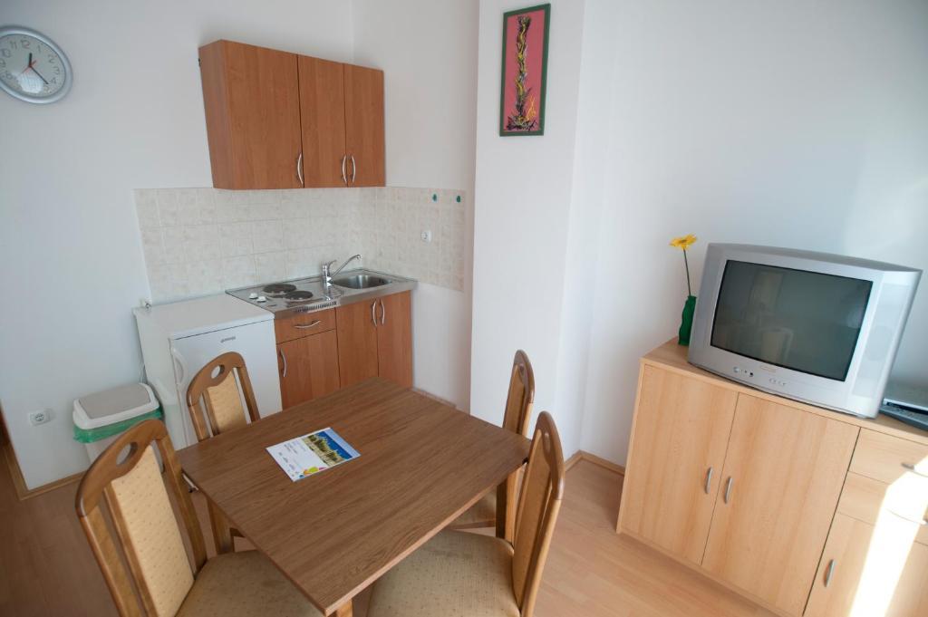 Apartments Maric With Parking Umag Room photo